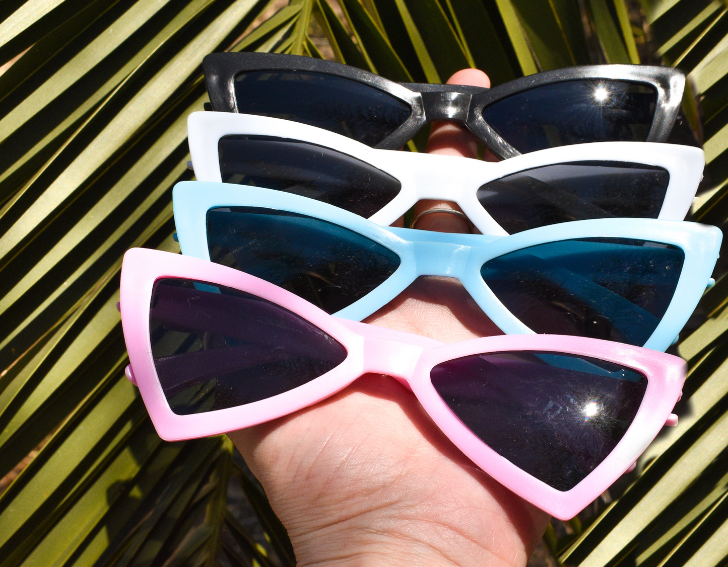 Dog Sunnies – Retro-Style Sunglasses for Trendy Pups!