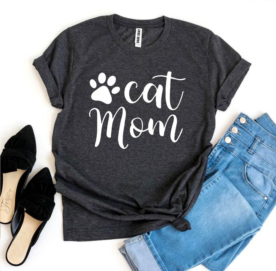 Cat Mom" T-Shirt – The Purr-fect Tee for Cat Lovers!