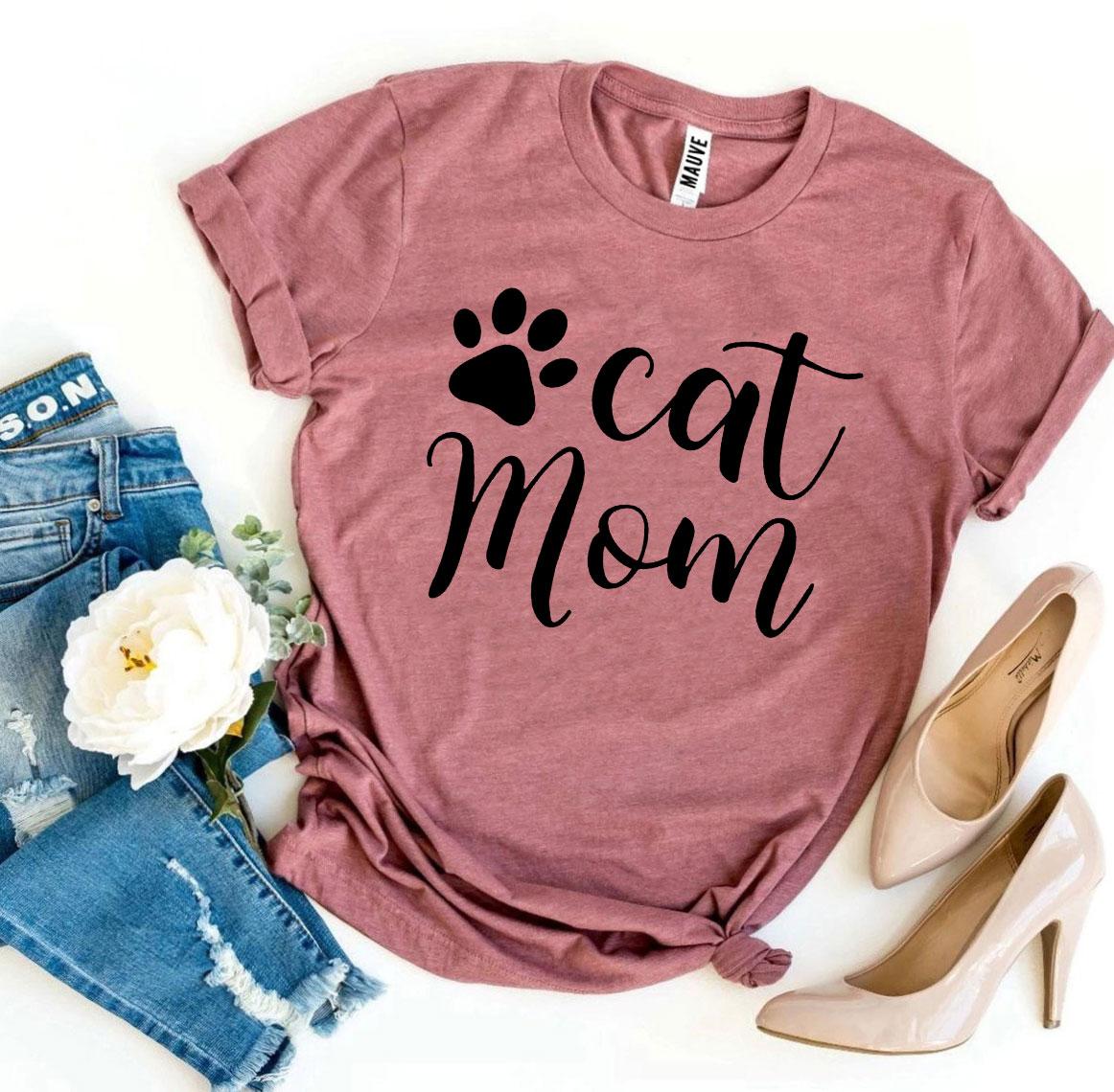 Cat Mom" T-Shirt – The Purr-fect Tee for Cat Lovers!