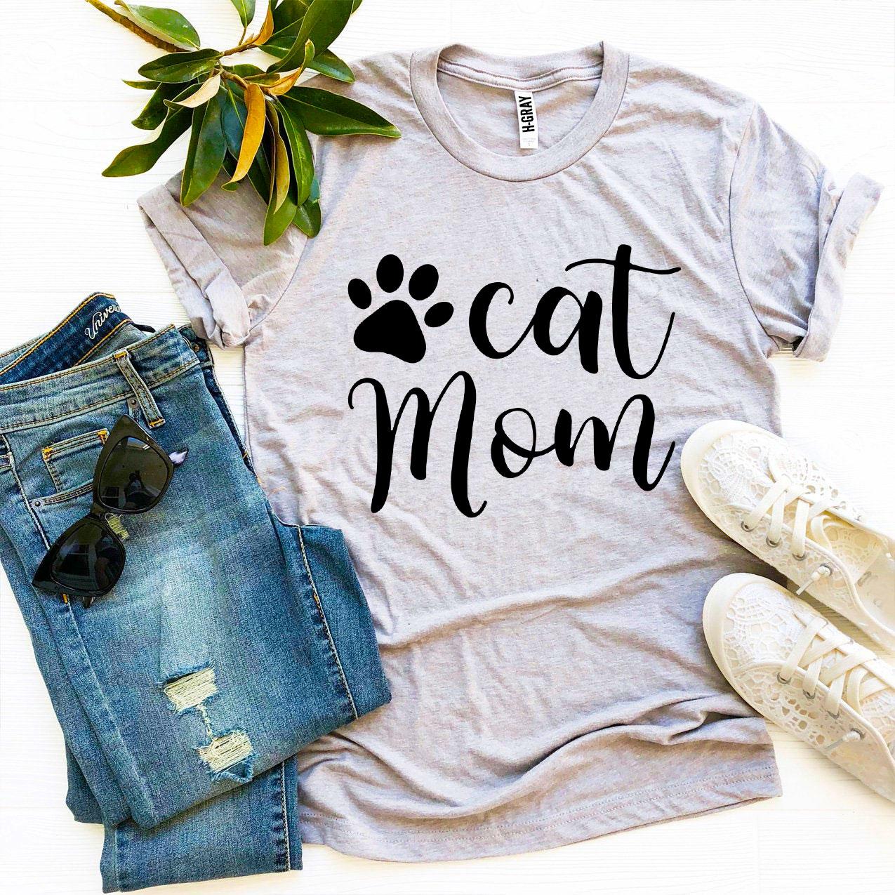 Cat Mom" T-Shirt – The Purr-fect Tee for Cat Lovers!